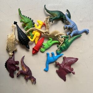 Bundle of 14 small dinosaurs